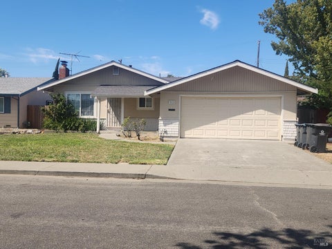 Photo of 362 Tulip Street, Fairfield, CA 94533 (MLS # 326068408)
