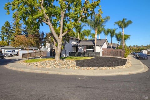 Photo of 430 Corte Cadiz, Vacaville, CA 95688 (MLS # 326083980)