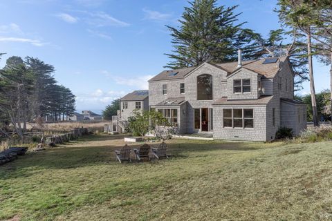 Photo of 116 Shepherds Close, The Sea Ranch, CA 95497 (MLS # 326047400)