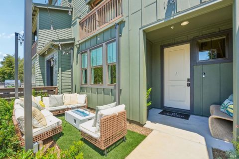 Photo of 204 Pippin Court, Sebastopol, CA 95407 (MLS # 326054948)