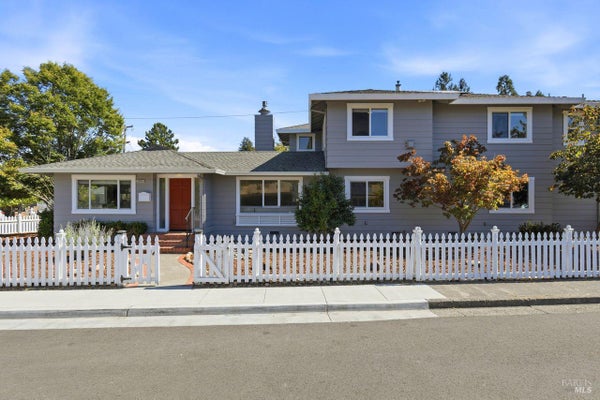 2044 HAWTHORNE CT, SANTA ROSA, CA 95404 - Image d16a35854301a749ac8473473fad4519/3404557485