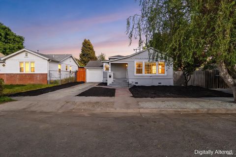Photo of 414 Glenn Street, Vallejo, CA 94590 (MLS # 326022710)