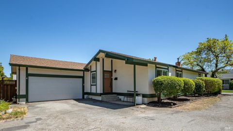 Photo of 4 Mendocino Lane, Novato, CA 94947 (MLS # 326049105)