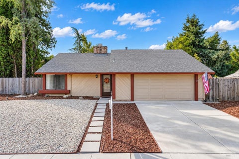 Photo of 2637 Vista Grande, Fairfield, CA 94534 (MLS # 326084363)