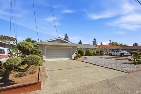 Photo of 442 Via Del Plano, Novato, CA 94949 (MLS # 326078928)