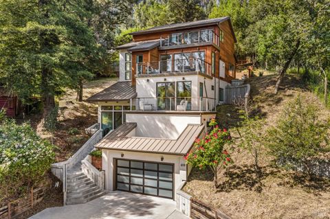 Photo of 419 Laverne Avenue, Mill Valley, CA 94941 (MLS # 326031656)