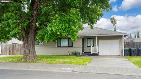 Photo of 231 E Colorado Street, Fairfield, CA 94533 (MLS # 326035861)