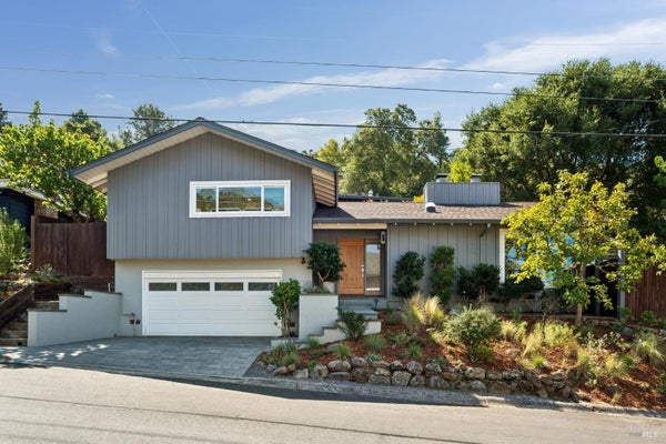 2 LA LOMA CT, SAN RAFAEL, CA 94901 - Image d6c4db62c8a2740077233f1143fc31ca/951783899