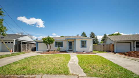 Photo of 20 Bellevue Avenue, Napa, CA 94558 (MLS # 326033815)