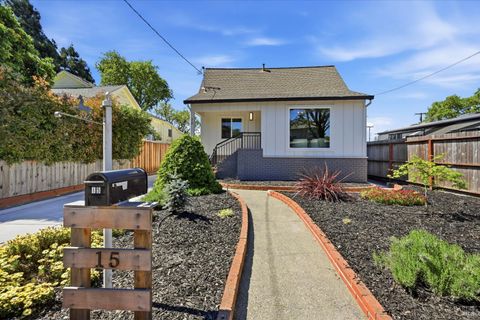 Photo of 15 Ward Street, Healdsburg, CA 95448 (MLS # 326024333)