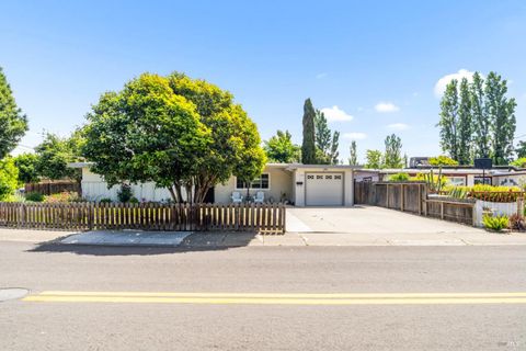 Photo of 125 Los Altos Place, American Canyon, CA 94503 (MLS # 326041970)