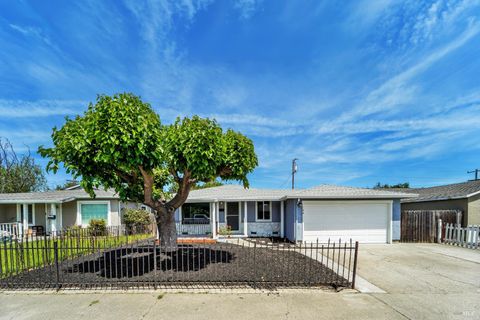 Photo of 156 Sawyer Street, Vallejo, CA 94589 (MLS # 326046028)