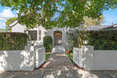 Photo of 527 Monroe Street, Napa, CA 94559 (MLS # 326076045)