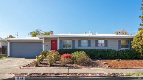 Photo of 1239 Janet Way, Santa Rosa, CA 95405 (MLS # 326077638)