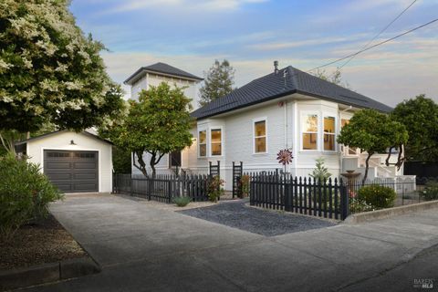 Photo of 521 Prince Avenue, Healdsburg, CA 95448 (MLS # 326029431)