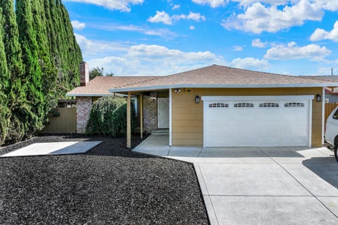 Photo of 1565 Meadowlark Drive, Fairfield, CA 94533 (MLS # 326073212)