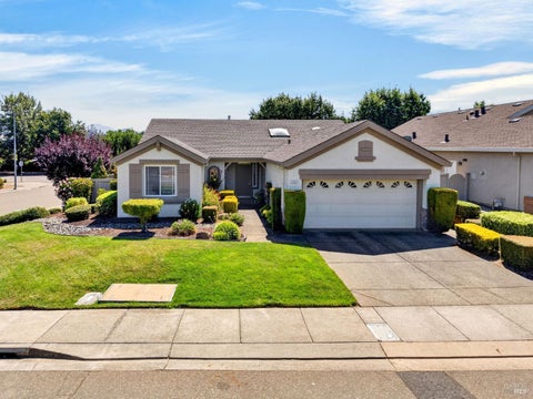 Photo of 221 Red Mountain Drive, Cloverdale, CA 95425 (MLS # 326067571)