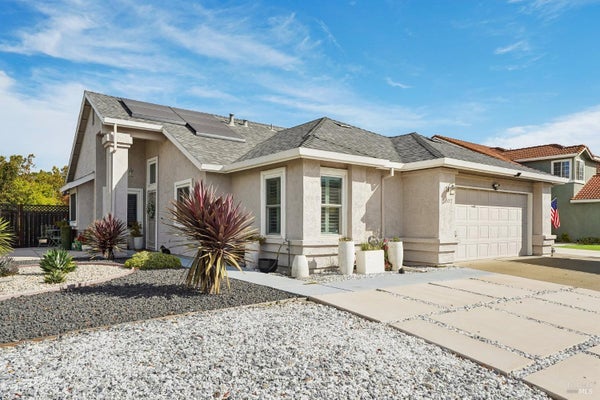 1102 CHARTER LN, FAIRFIELD, CA 94533 - Image dc07f2e18dea94ee72c087812bcbf66e/3527435911