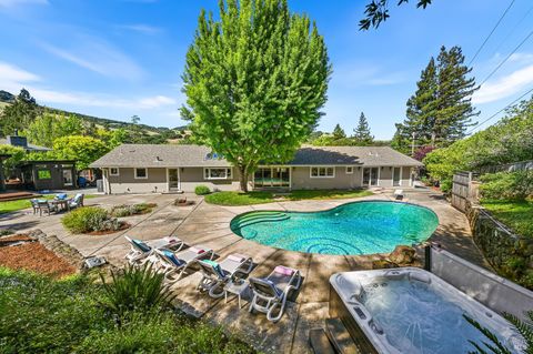 Photo of 18 Dutch Valley Lane, San Anselmo, CA 94960 (MLS # 326029427)