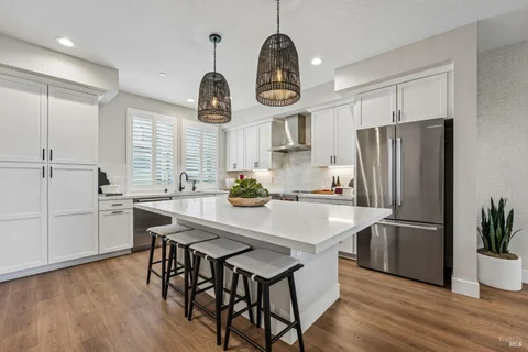 MLS: 326072899