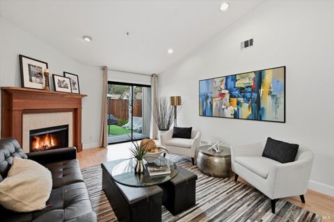 Photo of 29 Vanessa Court W, Napa, CA 94558 (MLS # 326015317)