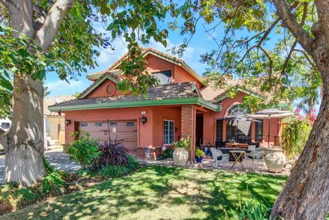 Photo of 1009 Hillview Lane, Winters, CA 95694 (MLS # 226090397)