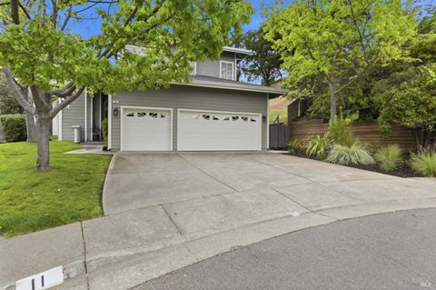 Photo of 11 Red Oak Court, Novato, CA 94949 (MLS # 326026882)