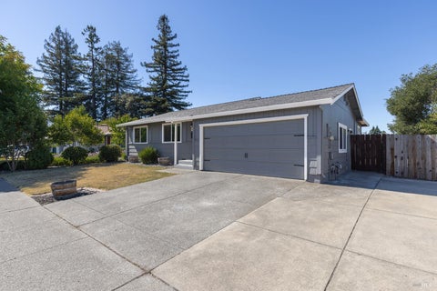 Photo of 601 Saint Mary Drive, Santa Rosa, CA 95409 (MLS # 326084601)