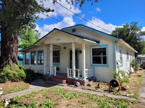 Photo of 18305 Clayton Avenue, Sonoma, CA 95476 (MLS # 326033507)