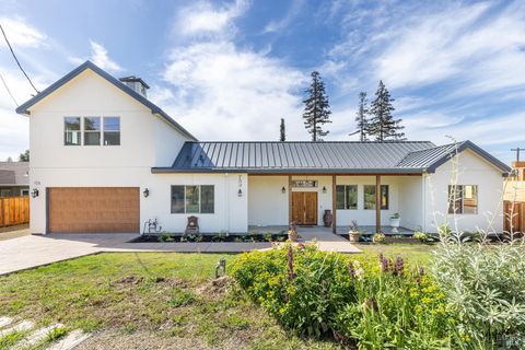 Photo of 753 Sunnyside Road, Saint Helena, CA 94574 (MLS # 326033902)