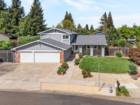 Photo of 3406 Deerfield Court, Napa, CA 94558 (MLS # 326026415)