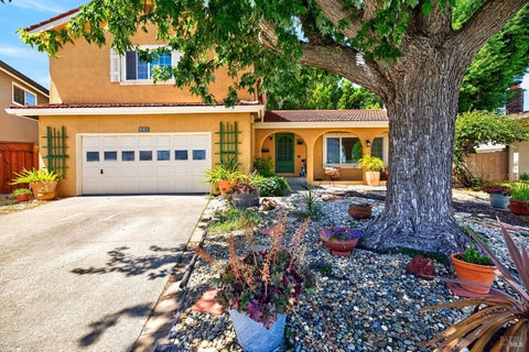 Photo of 901 Catalpa Way, Petaluma, CA 94954 (MLS # 326057901)