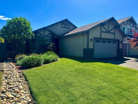 Photo of 10845 Rio Ruso Drive, Windsor, CA 95492 (MLS # 325103649)