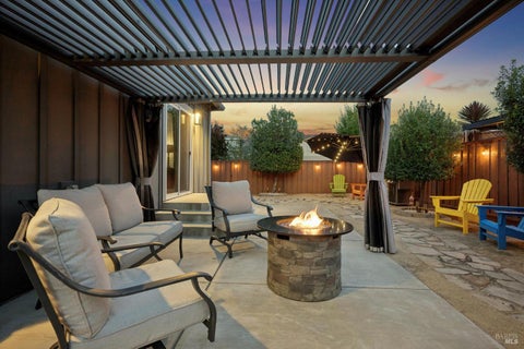 Photo of 1412 Dogwood Drive, Santa Rosa, CA 95403 (MLS # 326081309)