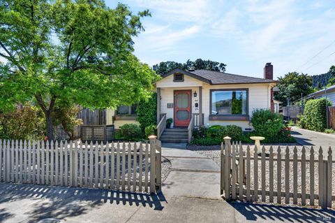 Photo of 441 N Jefferson Street, Cloverdale, CA 95425 (MLS # 326031043)