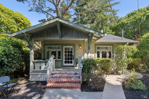 Photo of 11 Alder Court, Fairfax, CA 94930 (MLS # 326039075)