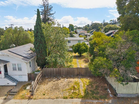 Photo of 1011 Louisiana Street, Vallejo, CA 94590 (MLS # 326076295)