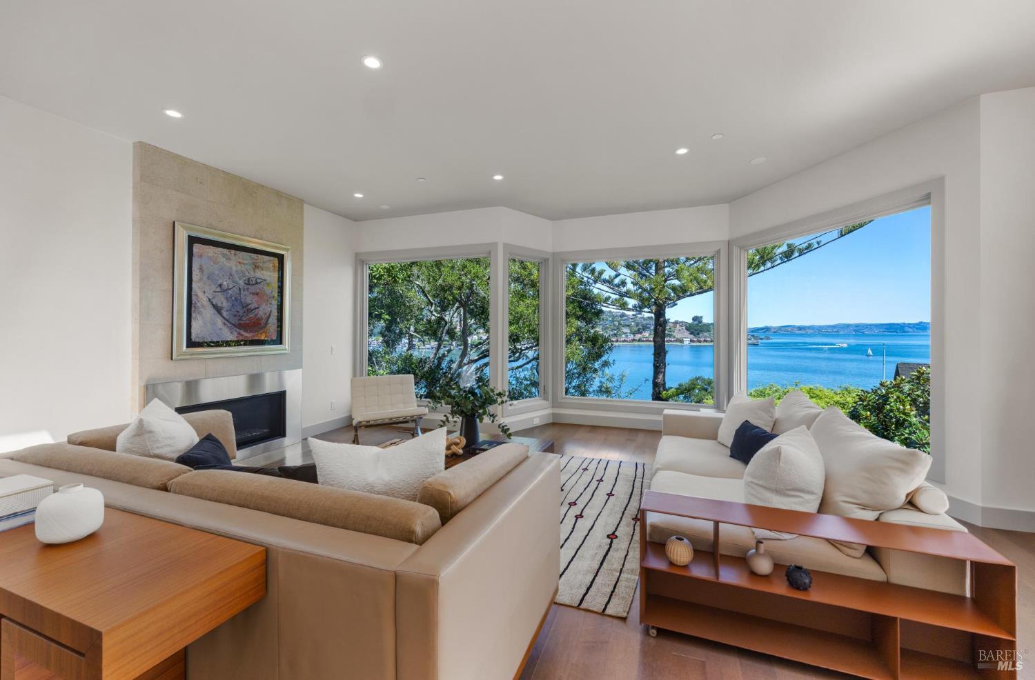290 Beach Road