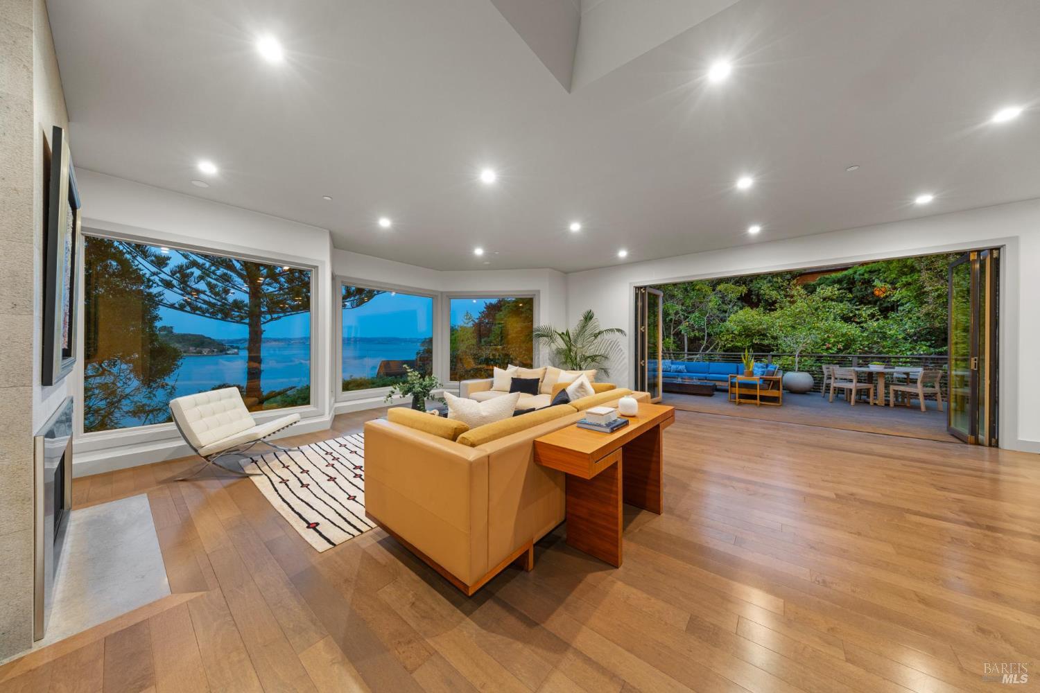 290 Beach Road