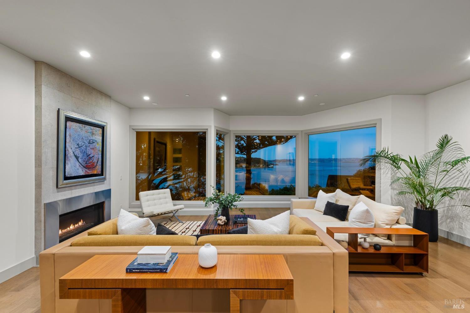 290 Beach Road