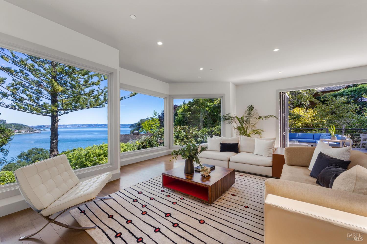290 Beach Road