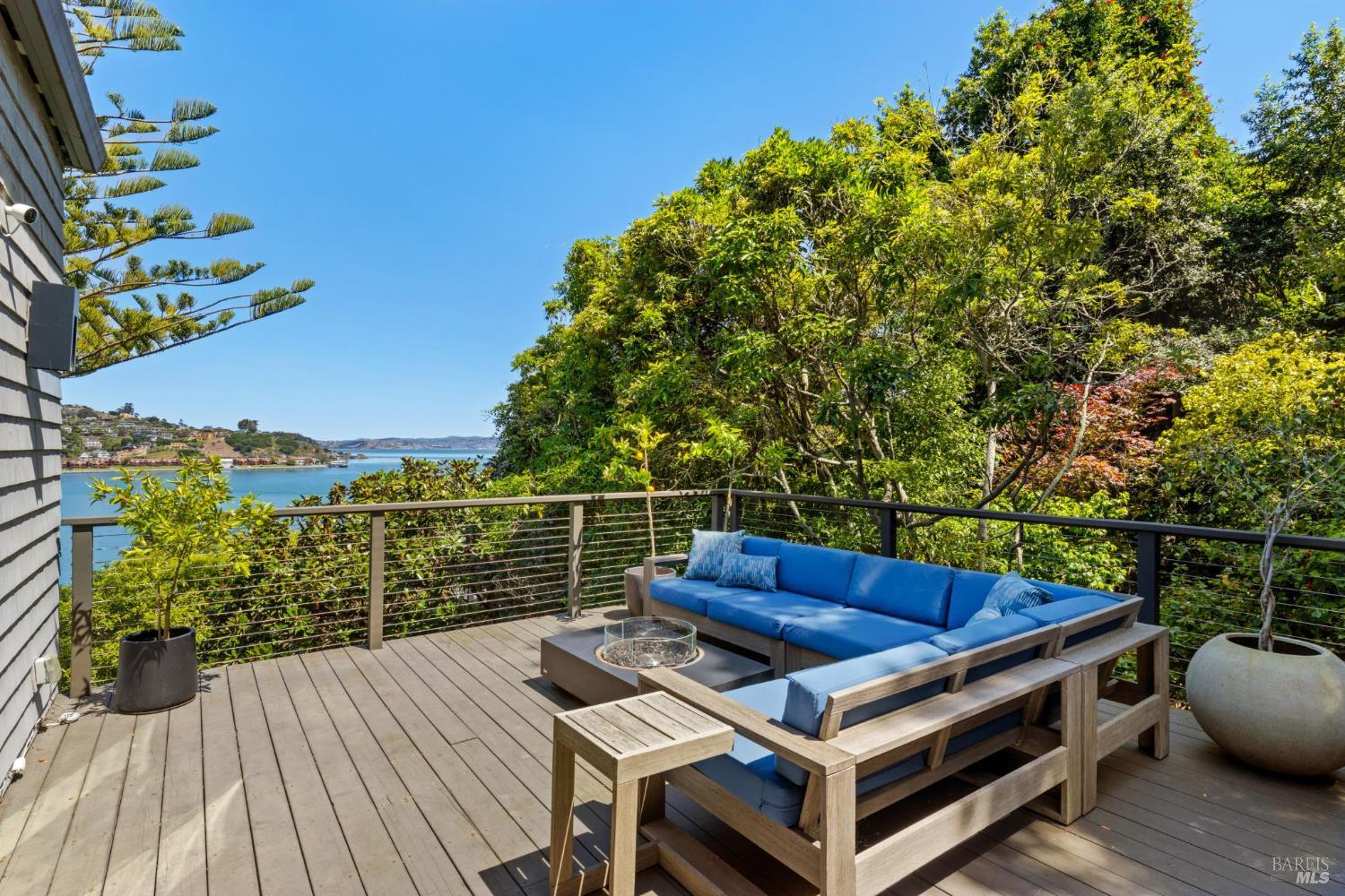 290 Beach Road