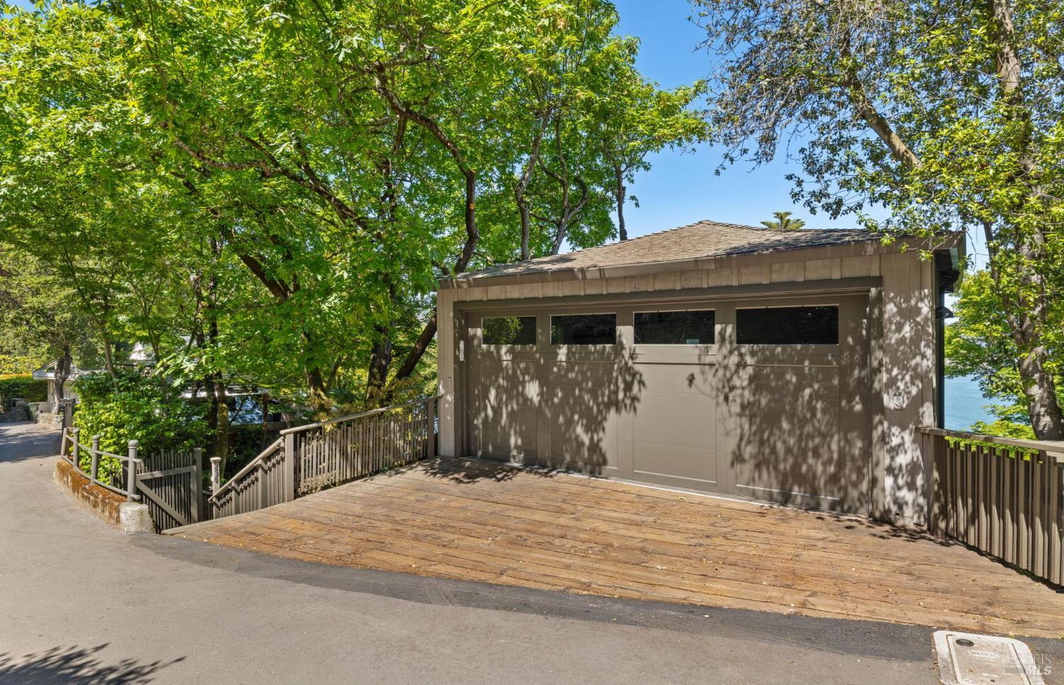 290 Beach Road