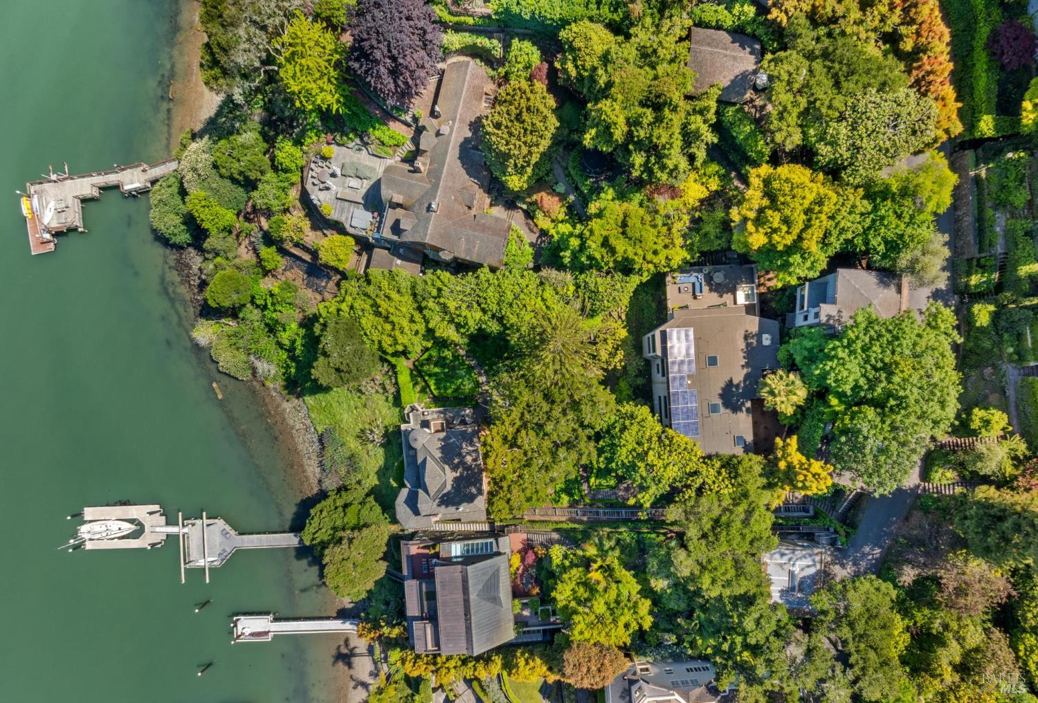 290 Beach Road