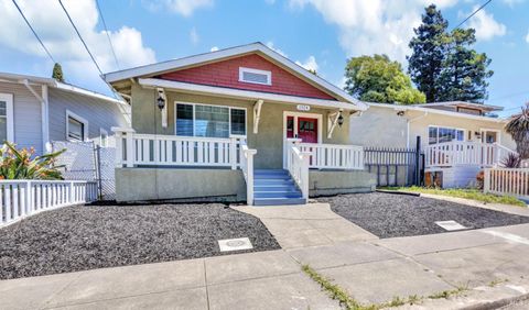 Photo of 1524 Sutter Street, Vallejo, CA 94590 (MLS # 326042572)