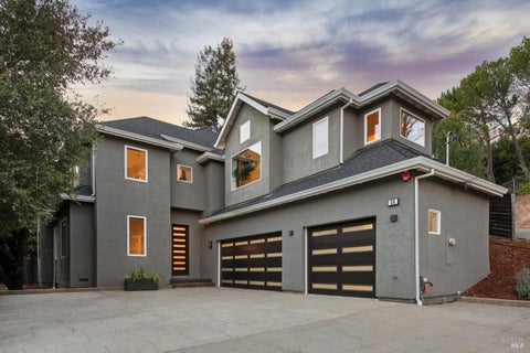 Photo of 30 Oak Knoll Drive, San Anselmo, CA 94960 (MLS # 326071349)