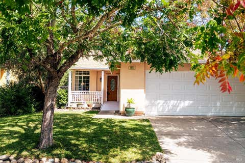 Photo of 1070 La Contenta Court, Windsor, CA 95492 (MLS # 326070041)
