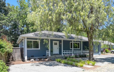 Photo of 153 Fairview Lane, Sonoma, CA 95476 (MLS # 326055649)