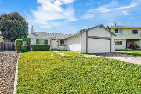 Photo of 2363 Oceanic Court, Fairfield, CA 94533 (MLS # 326023577)
