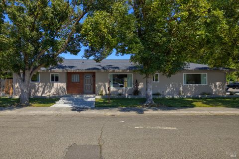 Photo of 350 N 7th Street, Dixon, CA 95620 (MLS # 326048542)